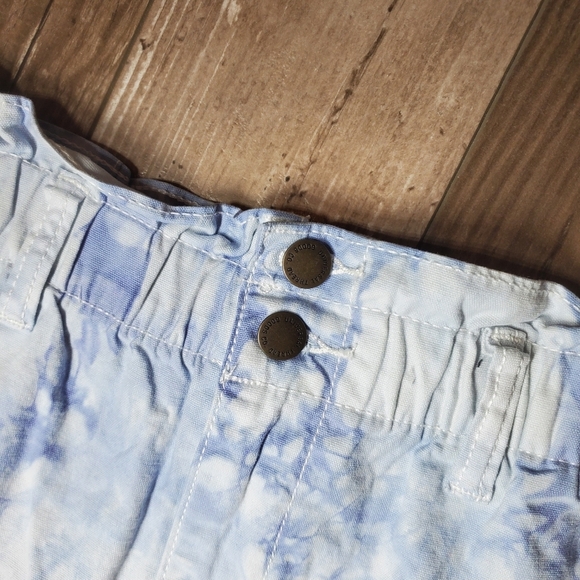 NWT Universal Thread Women's High Rise Denim Shorts Blue Tie Dye Size Small - Picture 15 of 16